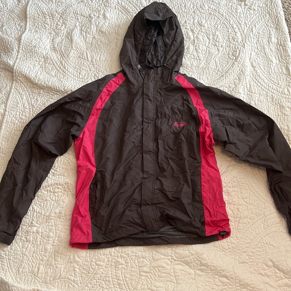 Grey and black wind breaker